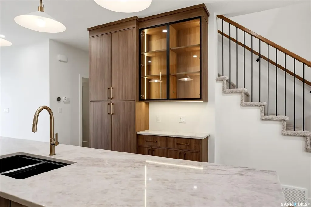 317 11th Street Saskatoon SK S7N 0E5