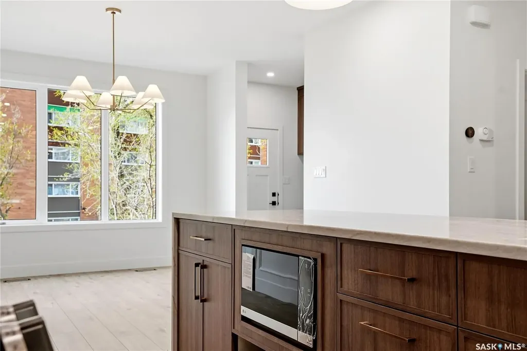 317 11th Street Saskatoon SK S7N 0E5