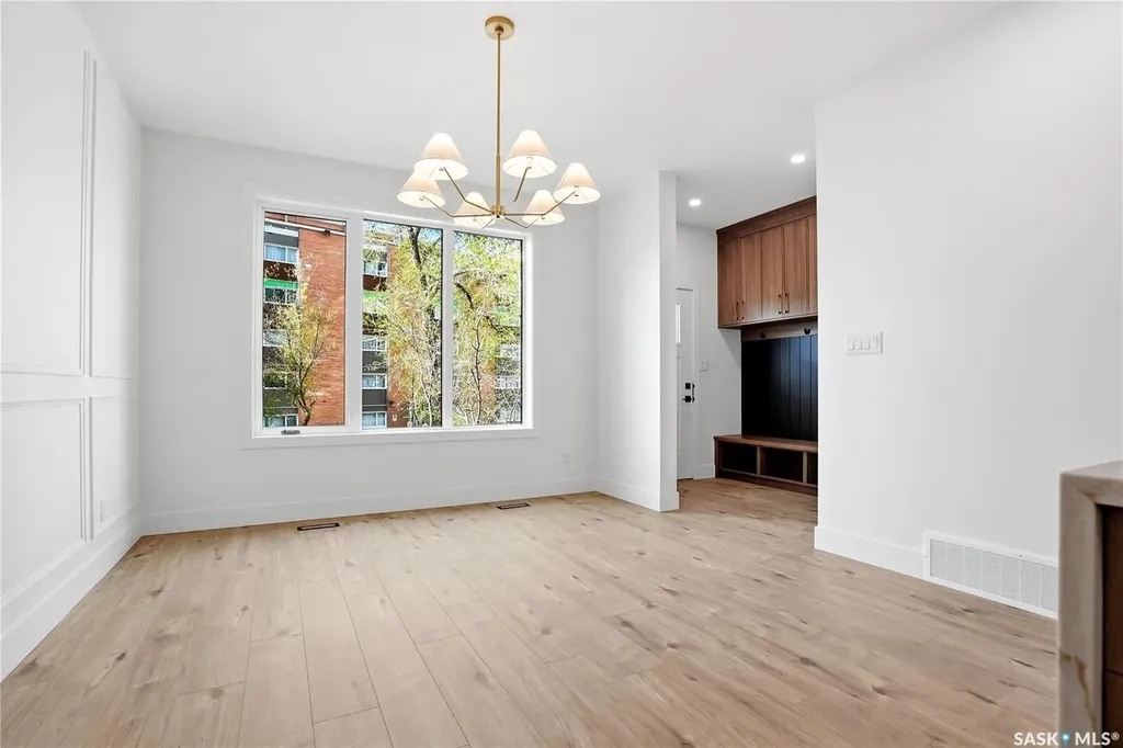 317 11th Street Saskatoon SK S7N 0E5