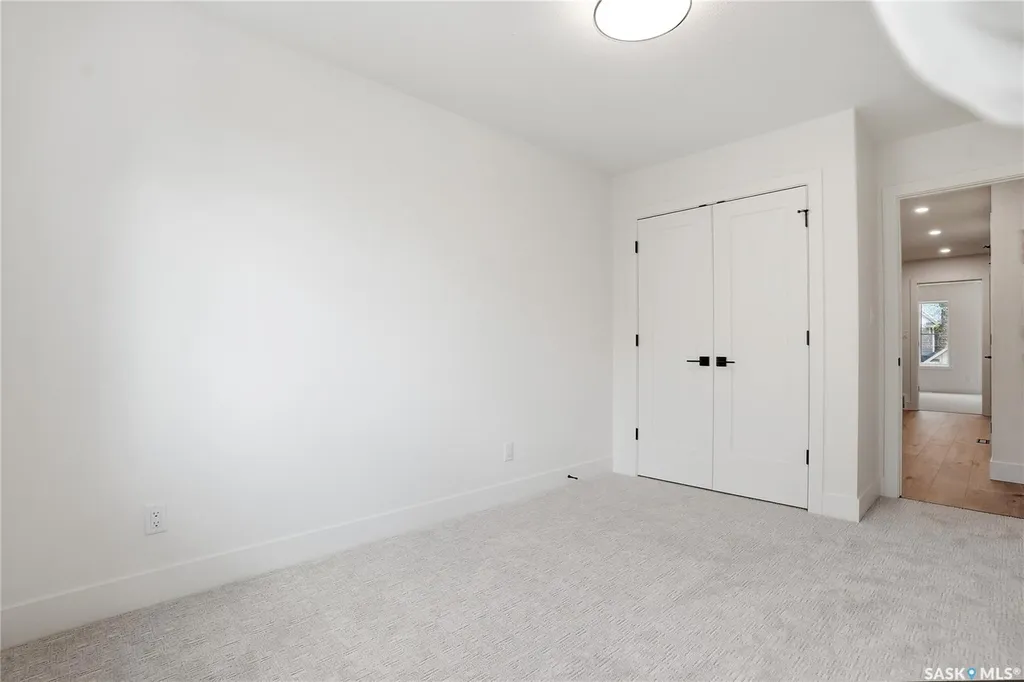 317 11th Street Saskatoon SK S7N 0E5