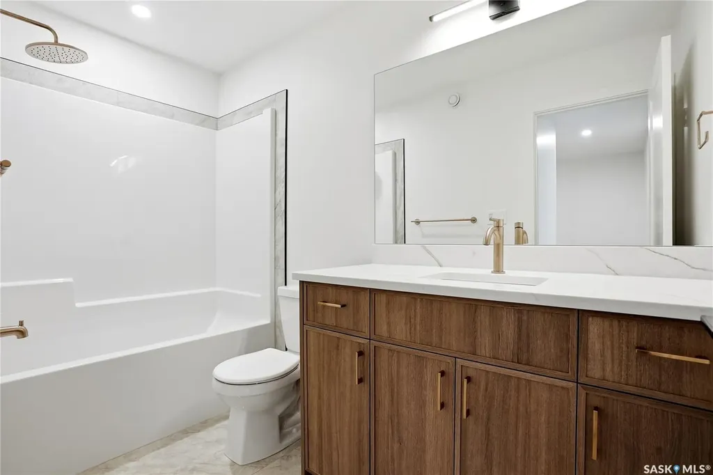 317 11th Street Saskatoon SK S7N 0E5