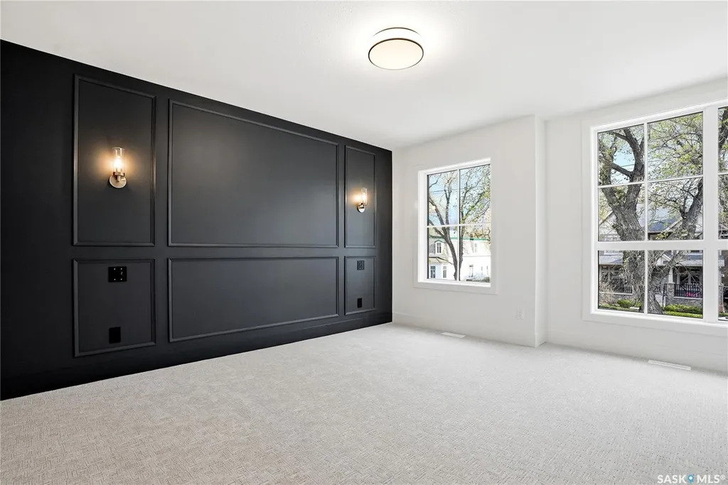 317 11th Street Saskatoon SK S7N 0E5