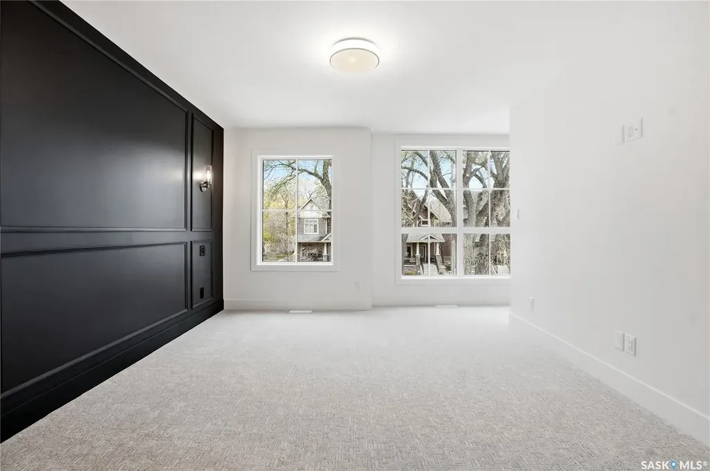 317 11th Street Saskatoon SK S7N 0E5
