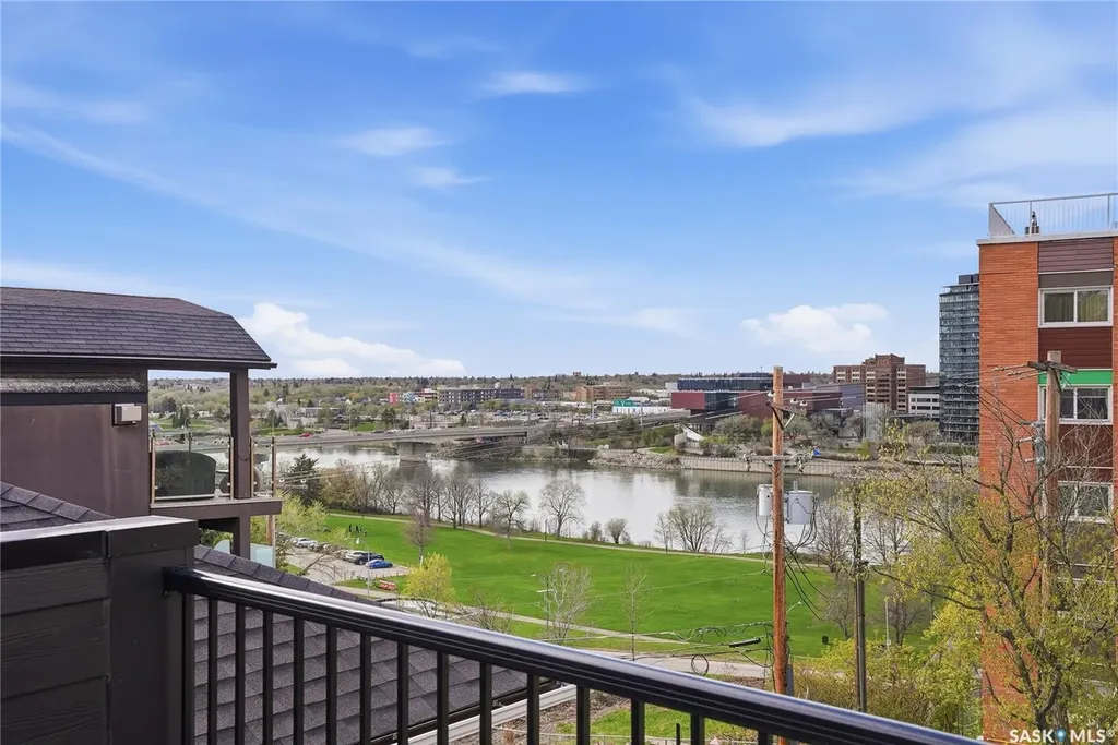 317 11th Street Saskatoon SK S7N 0E5
