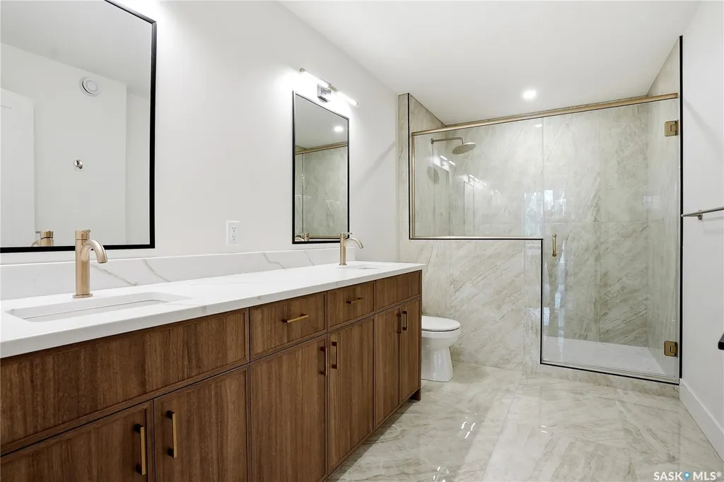 317 11th Street Saskatoon SK S7N 0E5