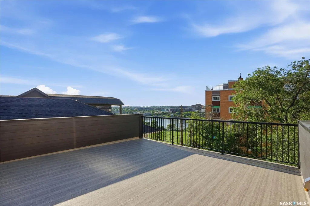 317 11th Street Saskatoon SK S7N 0E5