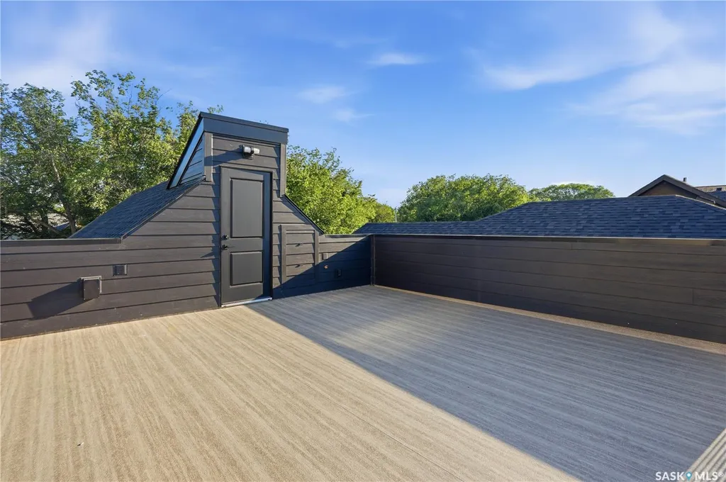 317 11th Street Saskatoon SK S7N 0E5