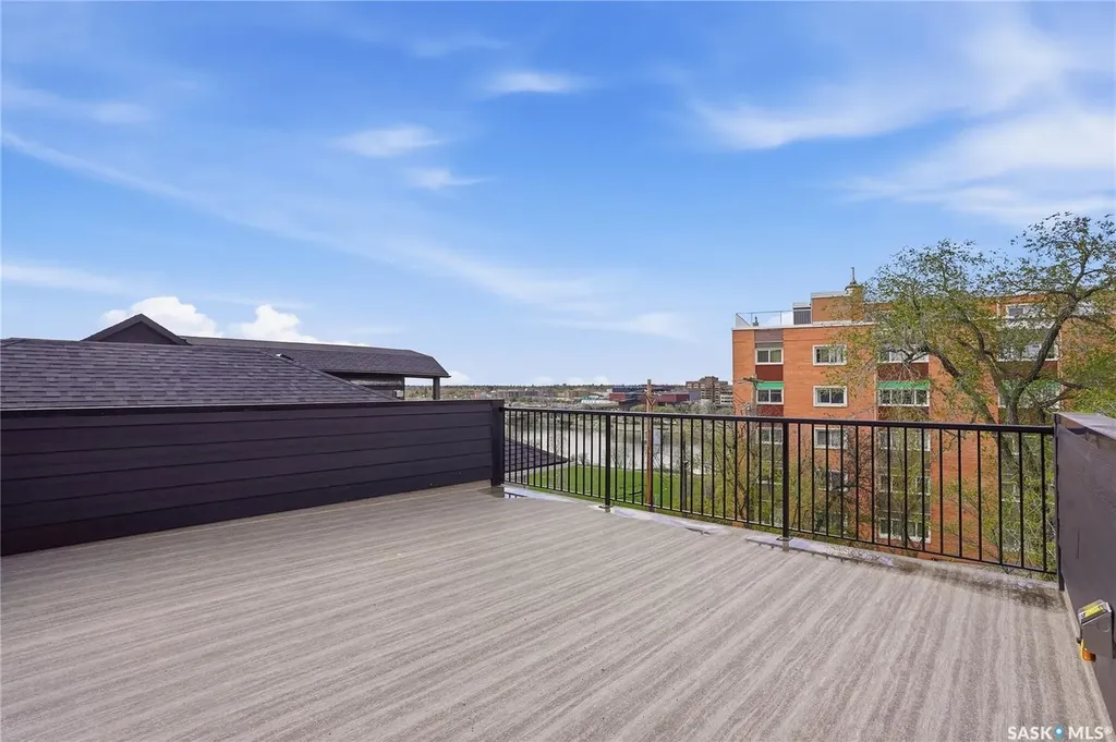 317 11th Street Saskatoon SK S7N 0E5