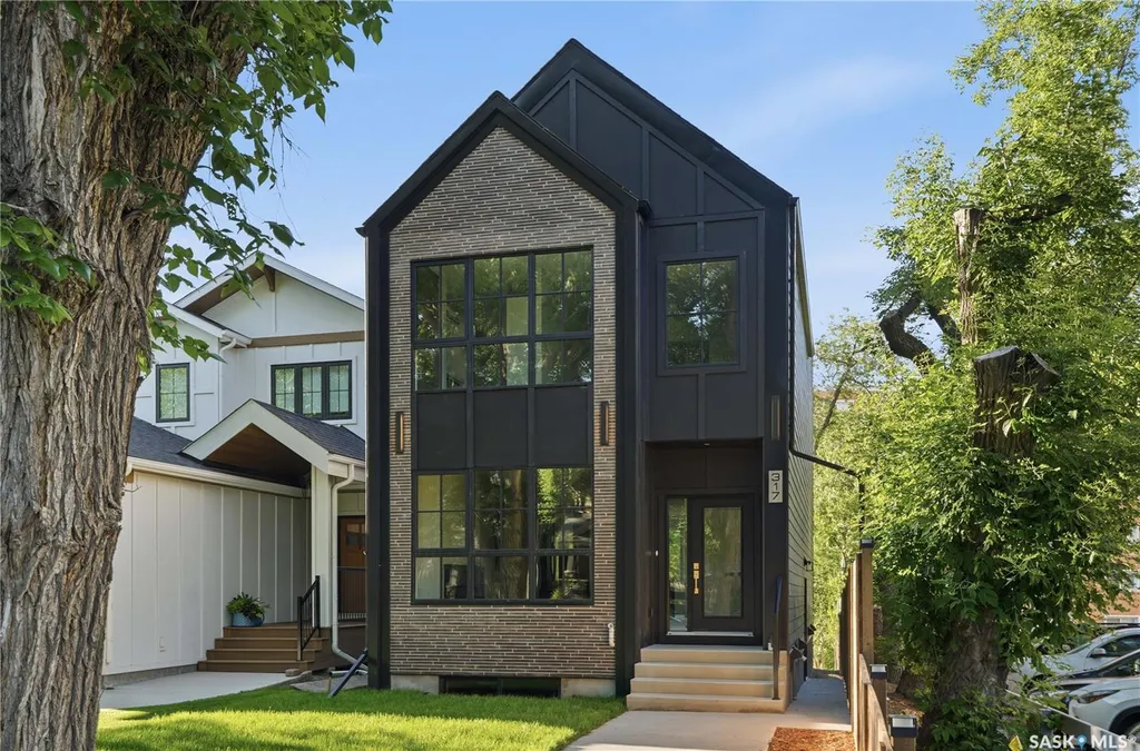 317 11th Street Saskatoon SK S7N 0E5