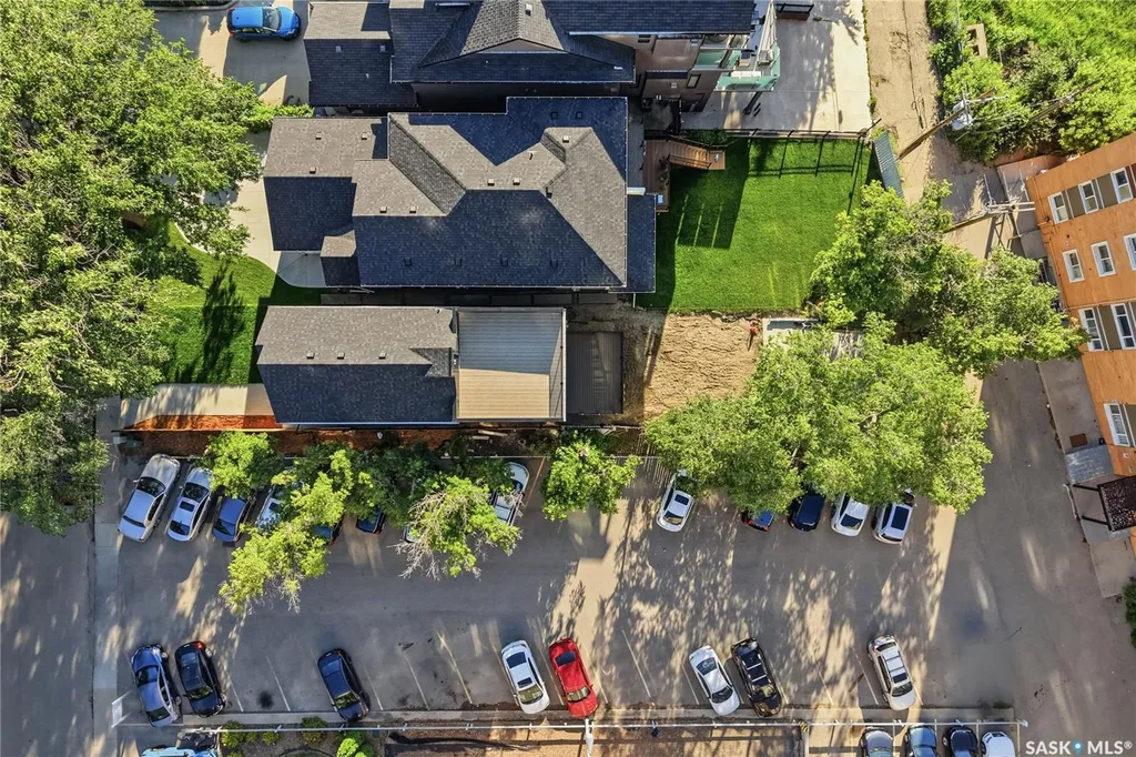 317 11th Street Saskatoon SK S7N 0E5