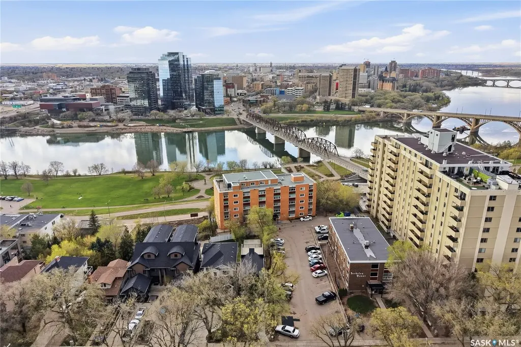 317 11th Street Saskatoon SK S7N 0E5