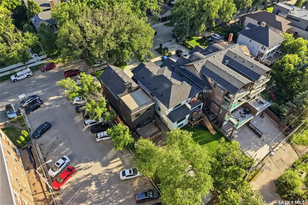 317 11th Street Saskatoon SK S7N 0E5