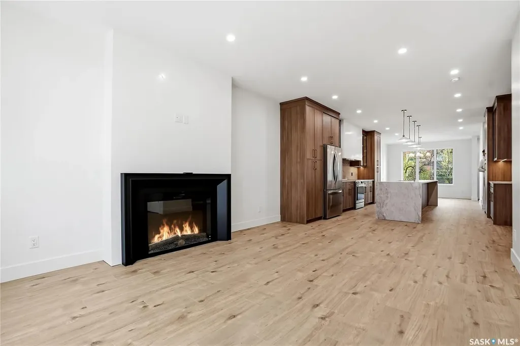317 11th Street Saskatoon SK S7N 0E5