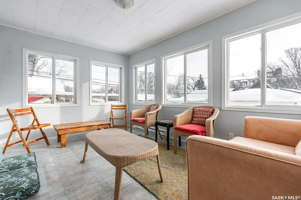 724 M Avenue S Saskatoon SK S7M 2L4