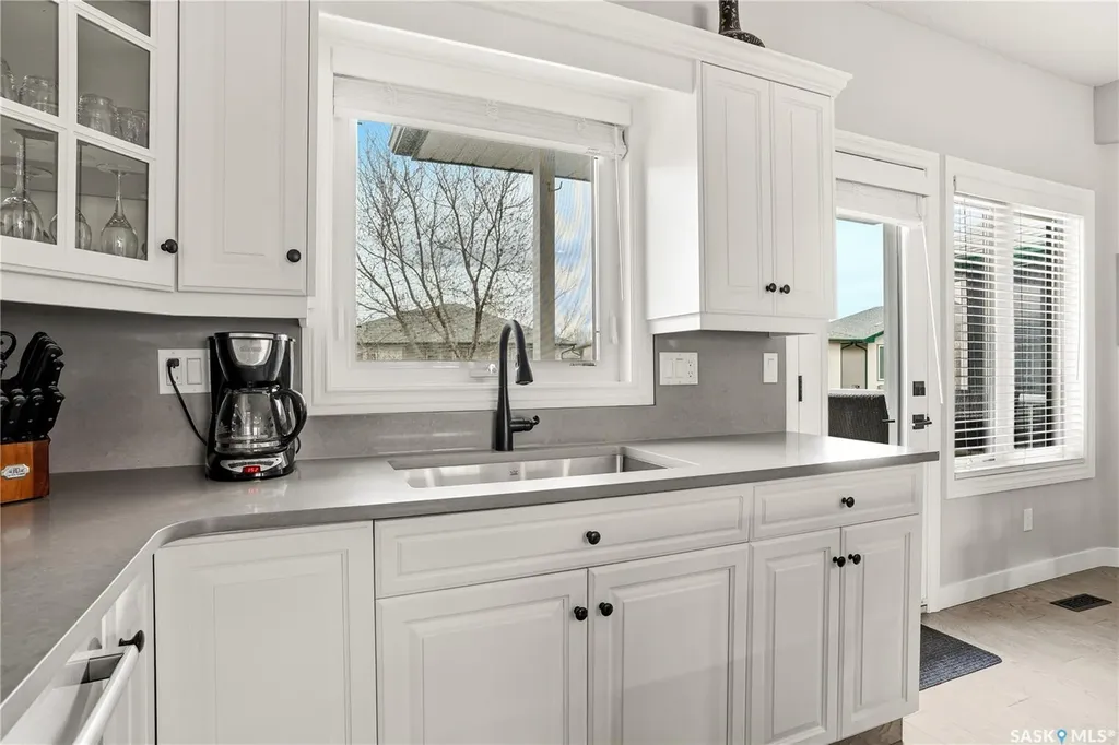 3283 Thames Crescent E Regina SK S4V 2Y1
