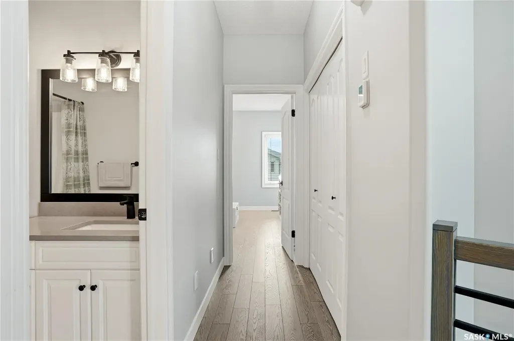 3283 Thames Crescent E Regina SK S4V 2Y1