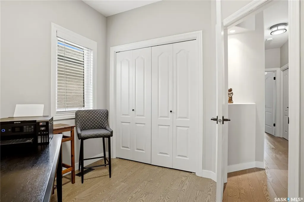 3283 Thames Crescent E Regina SK S4V 2Y1
