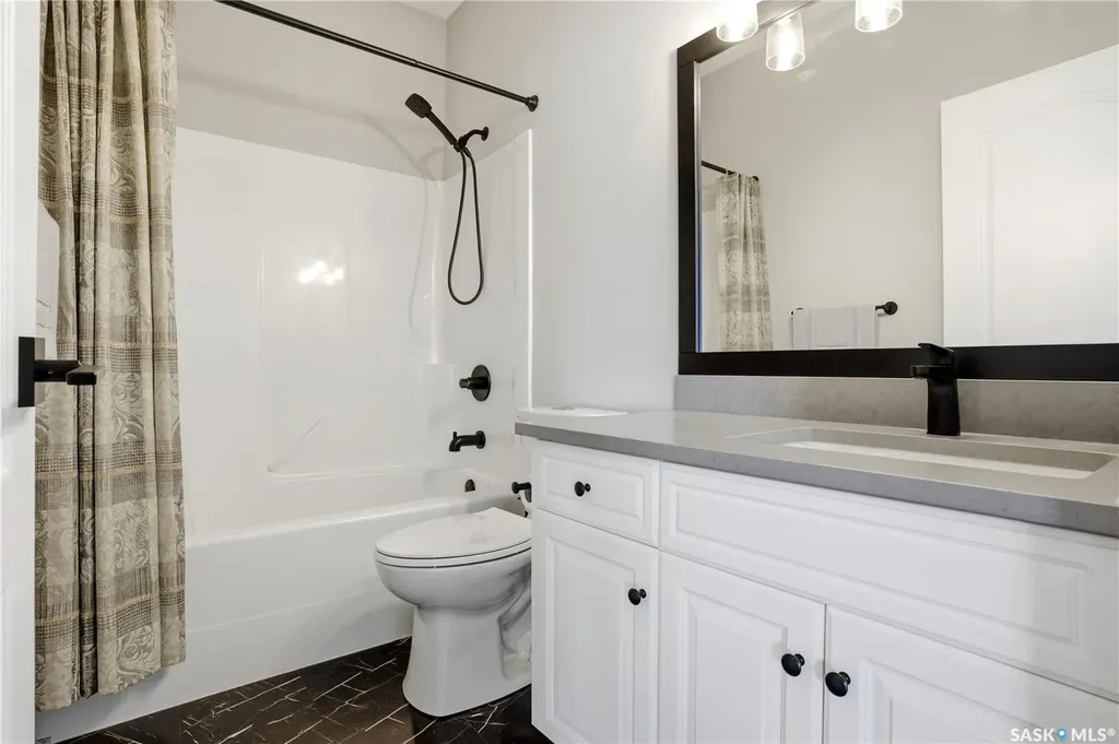 3283 Thames Crescent E Regina SK S4V 2Y1