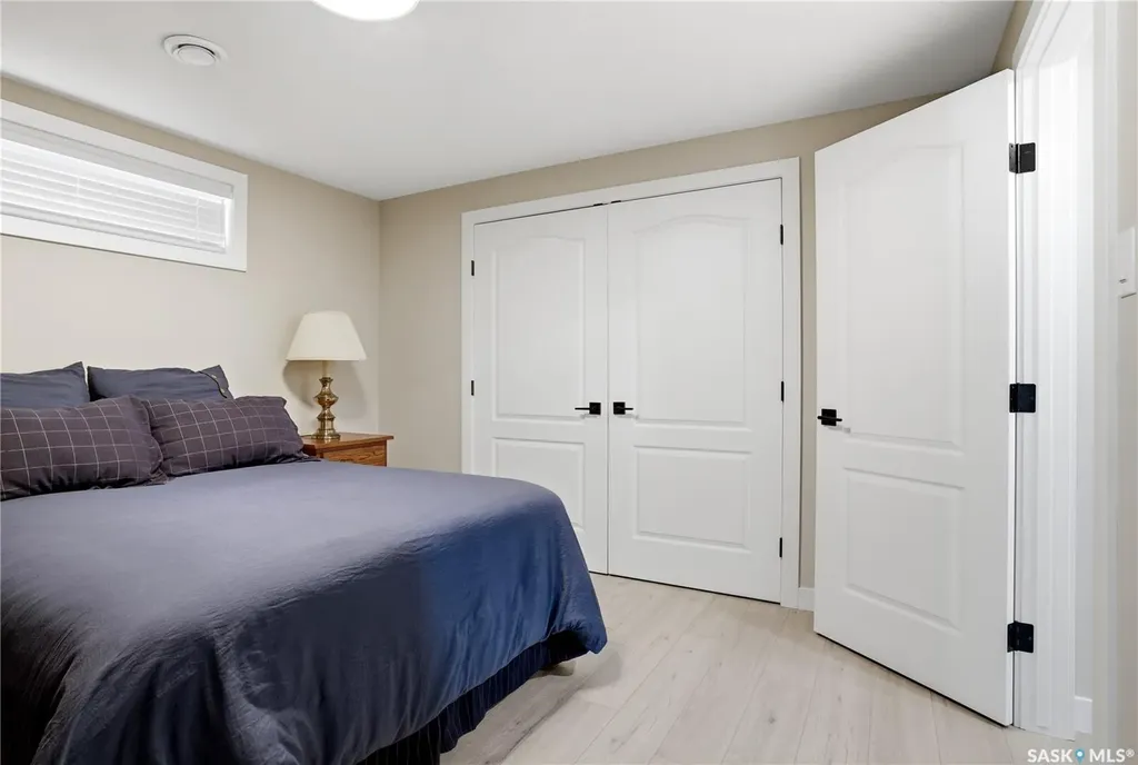 3283 Thames Crescent E Regina SK S4V 2Y1