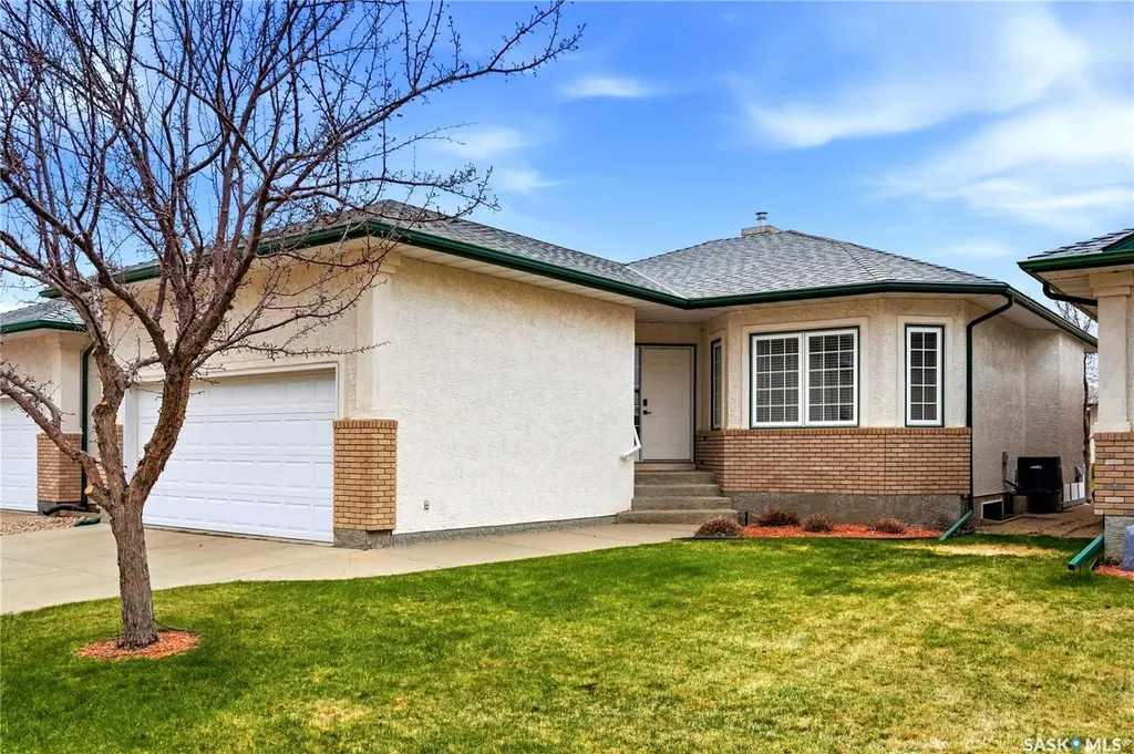3283 Thames Crescent E Regina SK S4V 2Y1