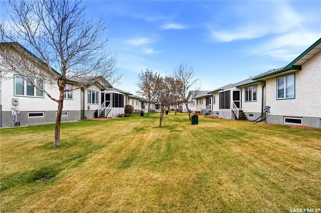 3283 Thames Crescent E Regina SK S4V 2Y1