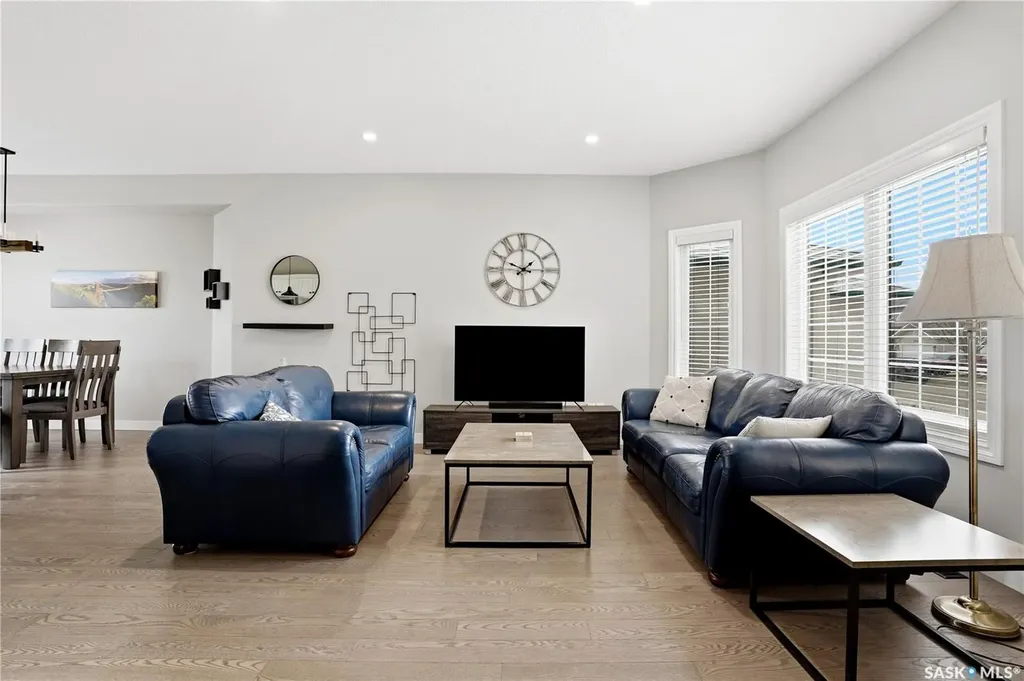 3283 Thames Crescent E Regina SK S4V 2Y1