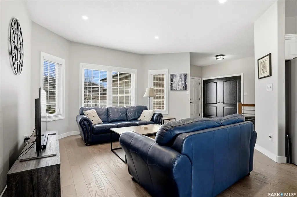 3283 Thames Crescent E Regina SK S4V 2Y1