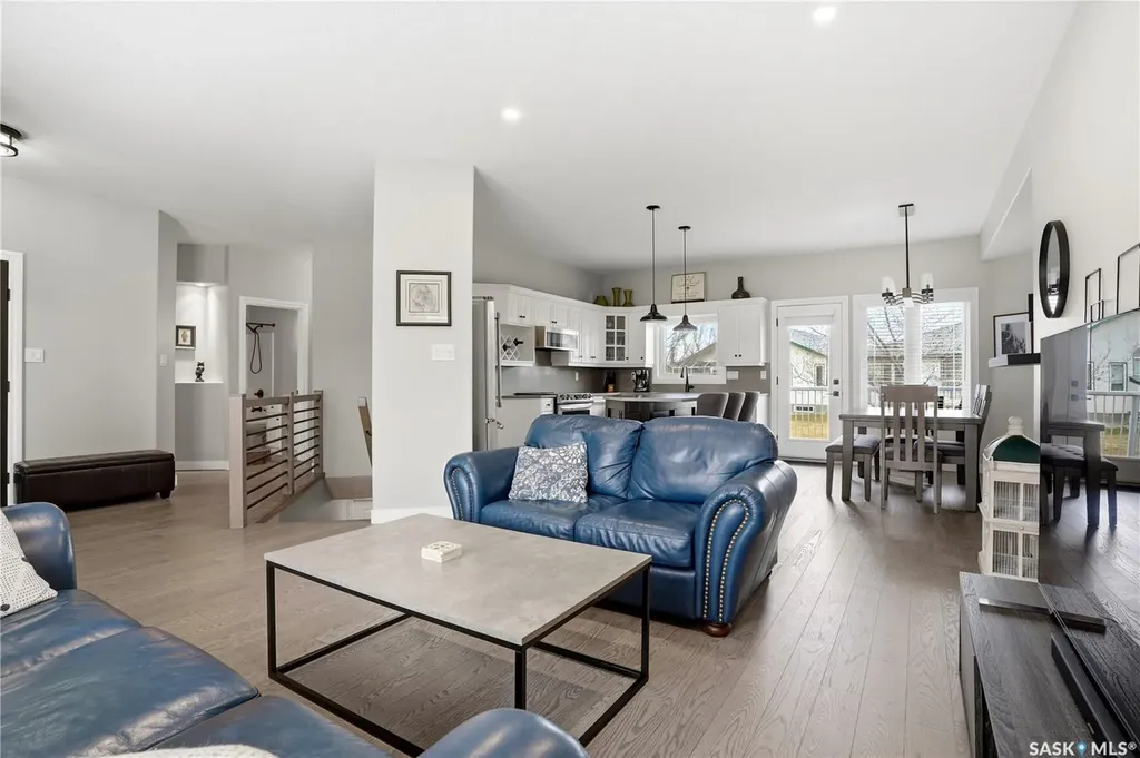 3283 Thames Crescent E Regina SK S4V 2Y1