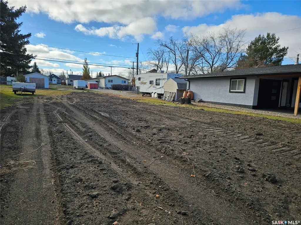 132 6th Avenue E Unity SK S0K 4L0