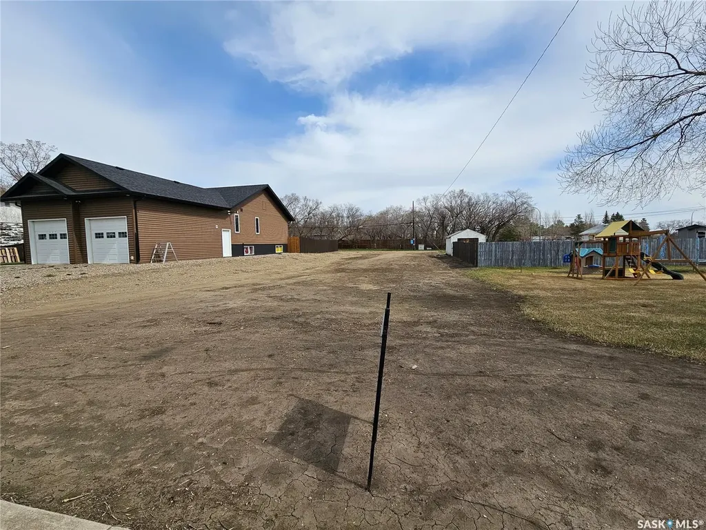 549 5th Avenue E Unity SK S0K 4L0