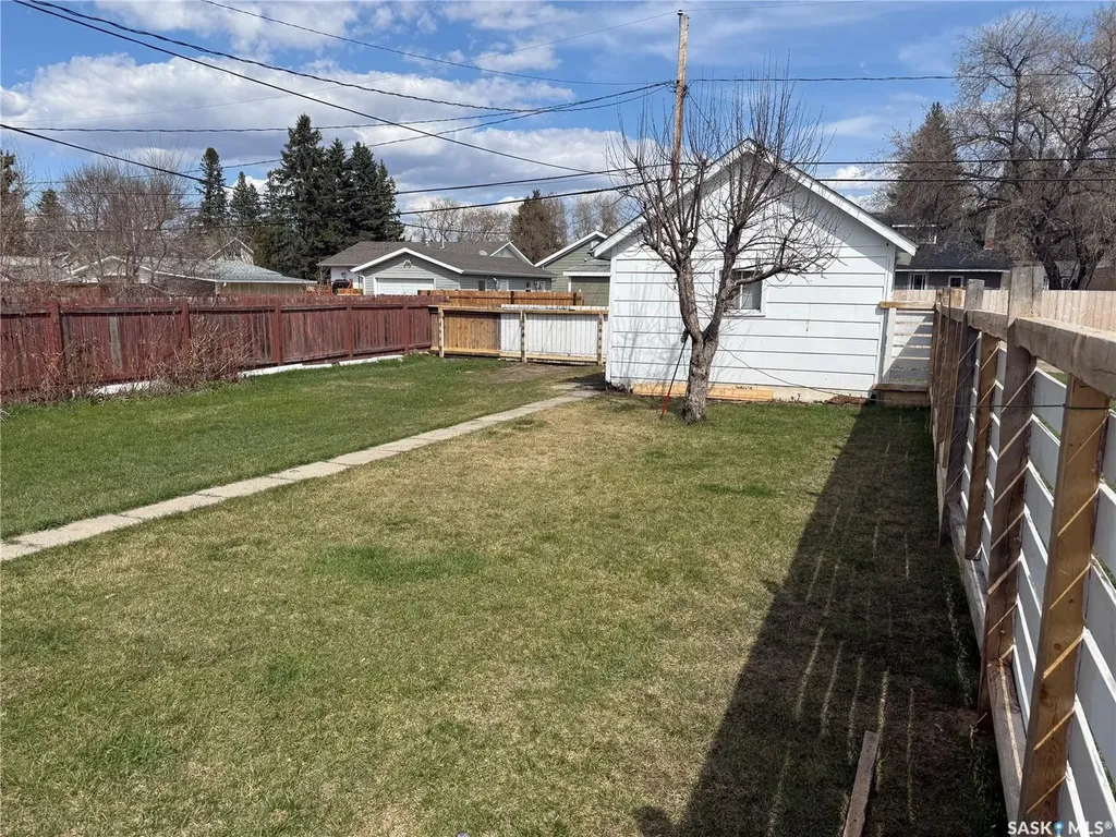 901 2nd Street W Nipawin SK S0E 1E0
