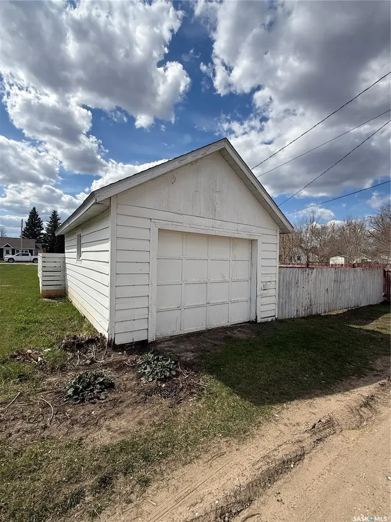 901 2nd Street W Nipawin SK S0E 1E0