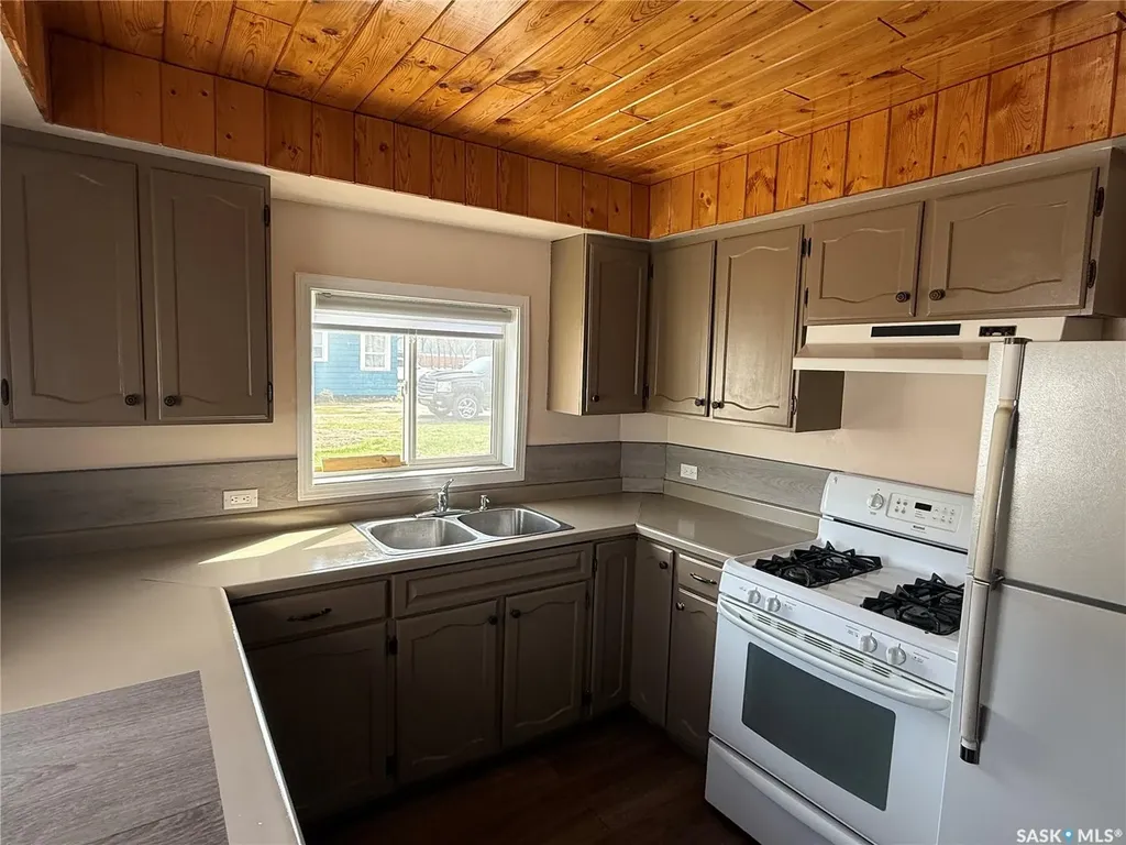 901 2nd Street W Nipawin SK S0E 1E0