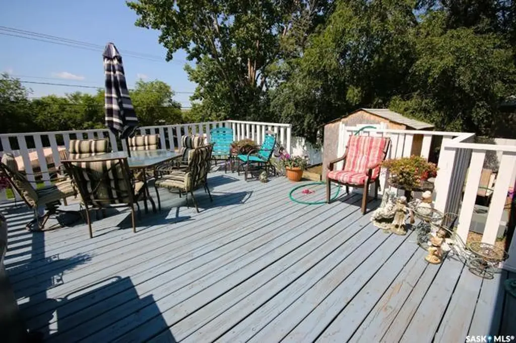 702 Second Street Estevan SK S4A 2B3