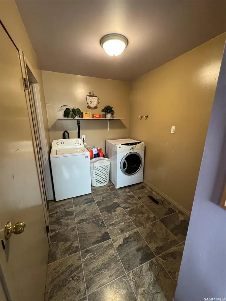 702 Second Street Estevan SK S4A 2B3