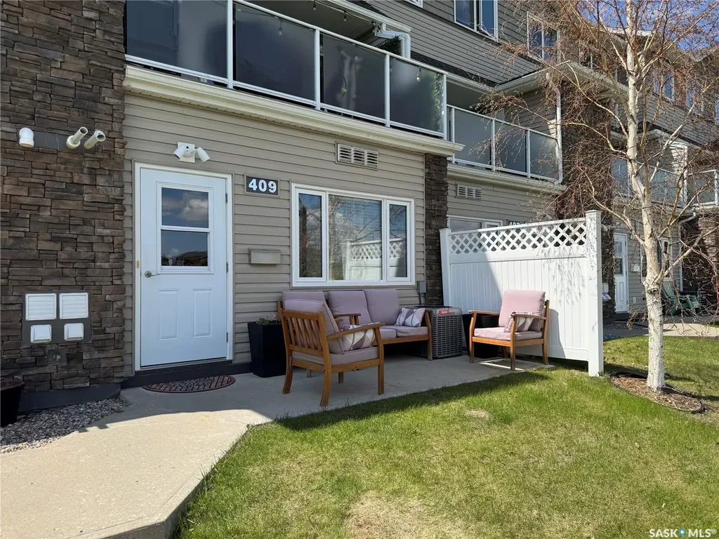 1022 Hampton Circle Saskatoon SK S7R 0K3