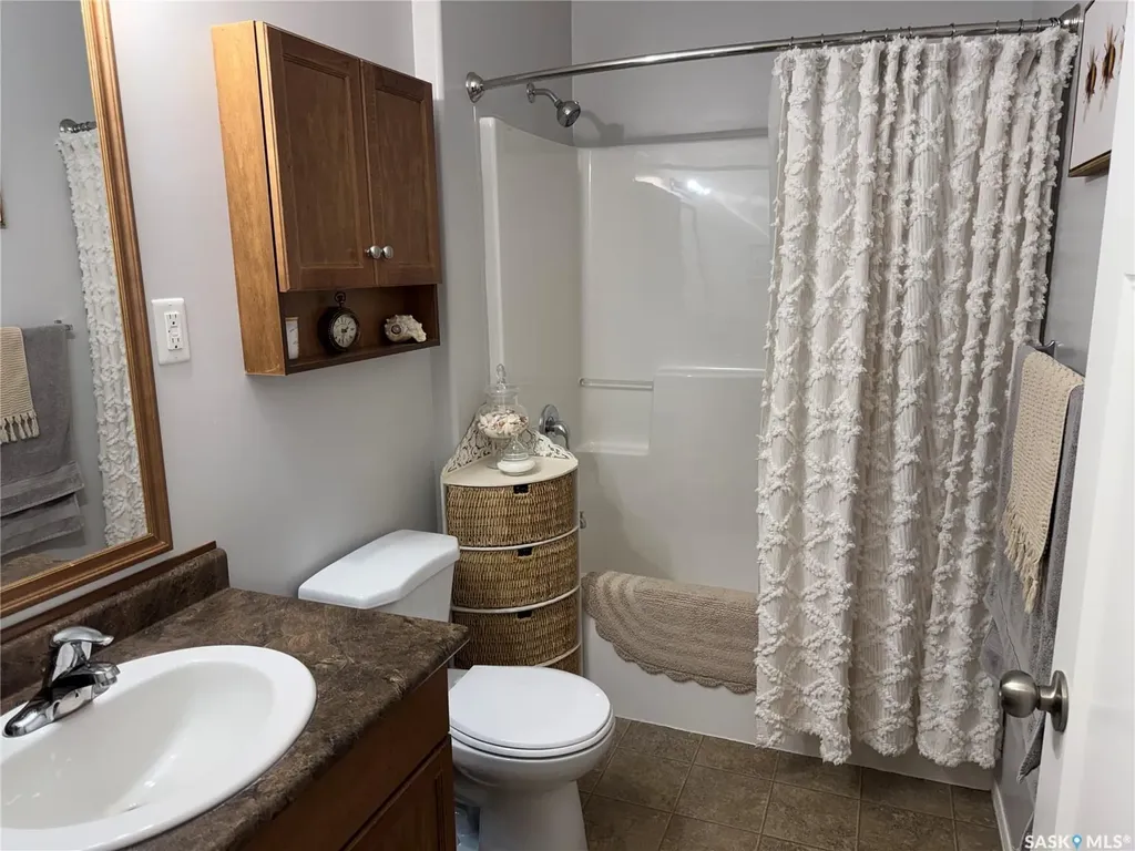 1022 Hampton Circle Saskatoon SK S7R 0K3