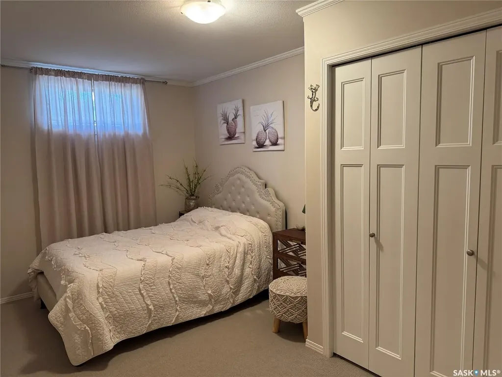 1022 Hampton Circle Saskatoon SK S7R 0K3