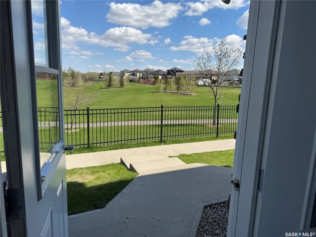 1022 Hampton Circle Saskatoon SK S7R 0K3