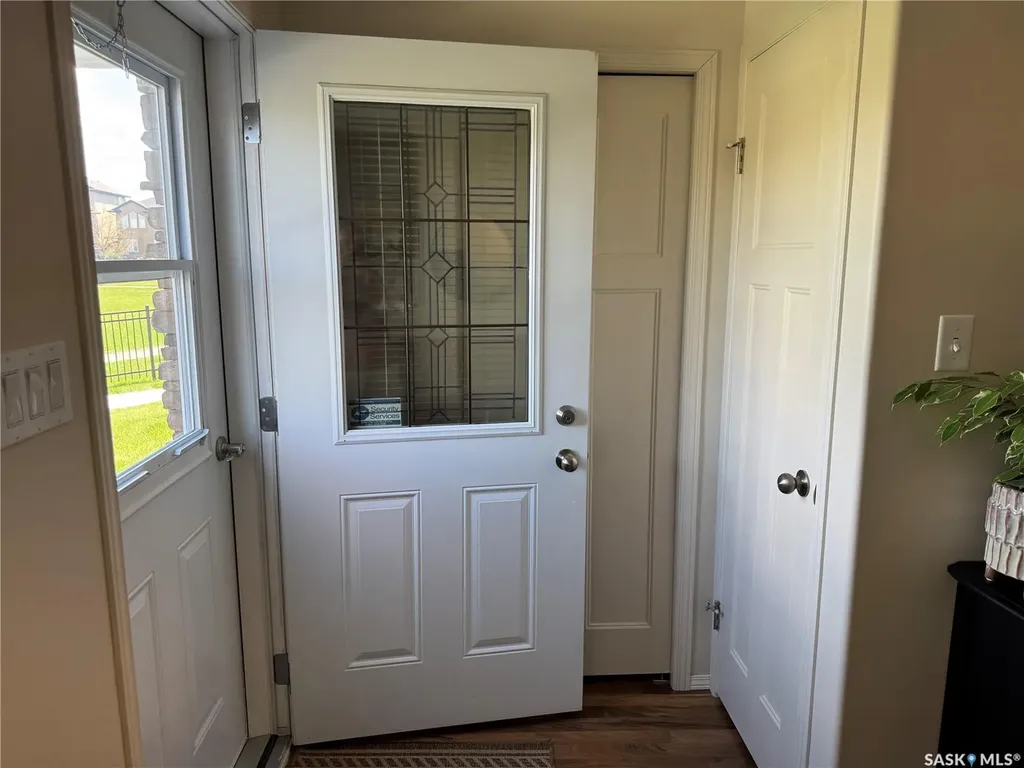 1022 Hampton Circle Saskatoon SK S7R 0K3