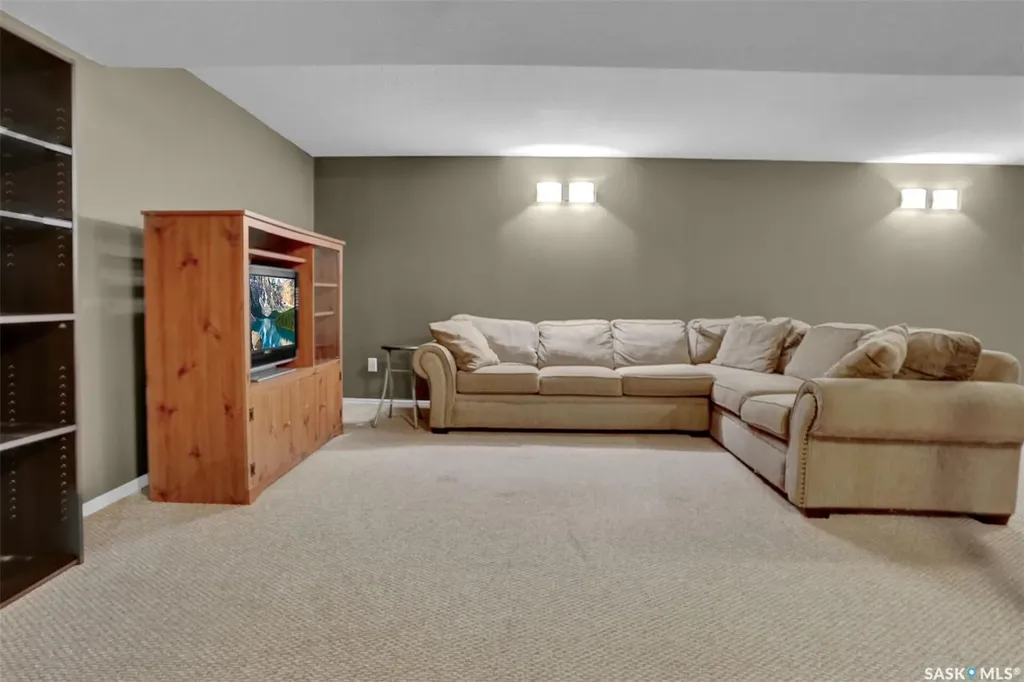 23 Hind Street Regina SK S4X 1P9