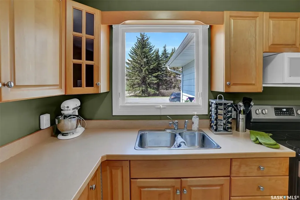 23 Hind Street Regina SK S4X 1P9