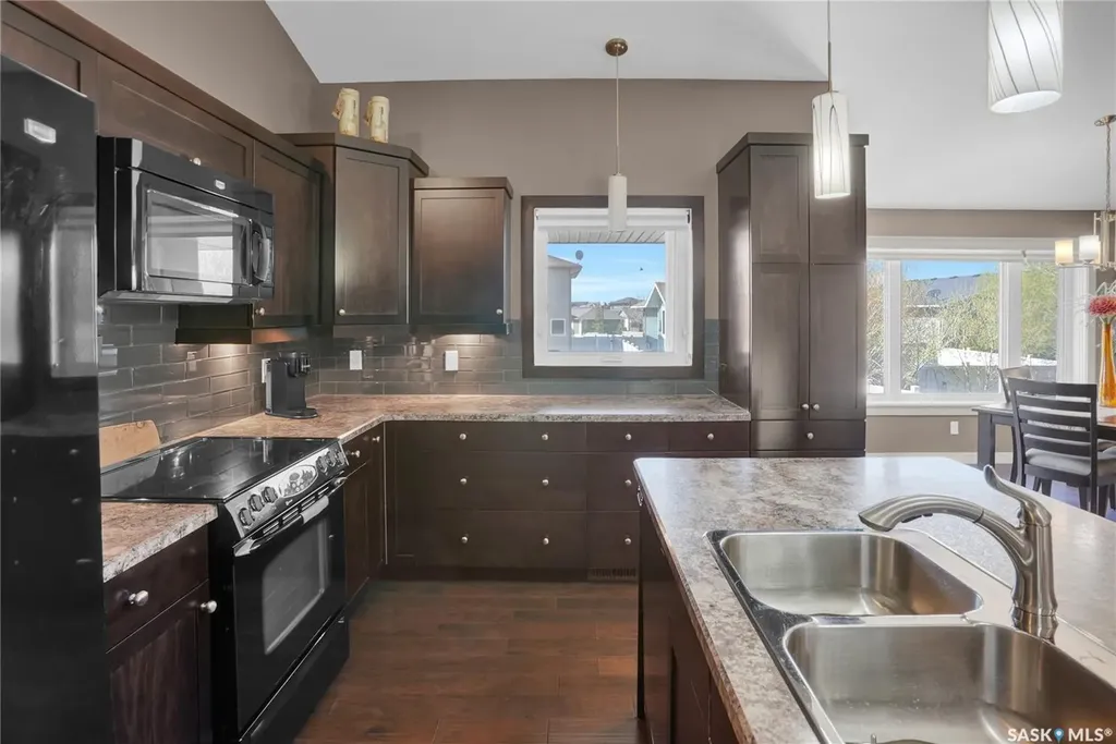4117 Green Rose Crescent Regina SK S4V 1M6