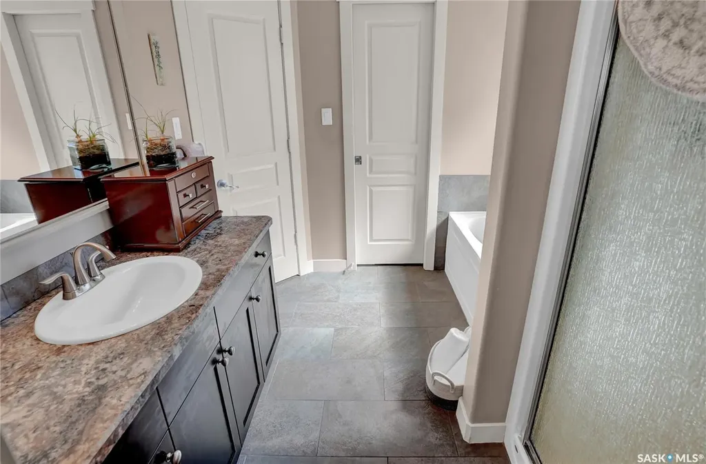 4117 Green Rose Crescent Regina SK S4V 1M6