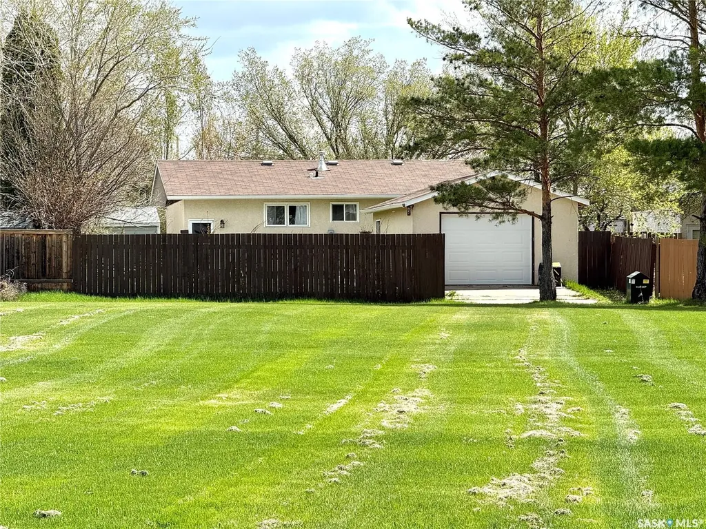 11319 Clark Drive North Battleford SK S9A 3P5