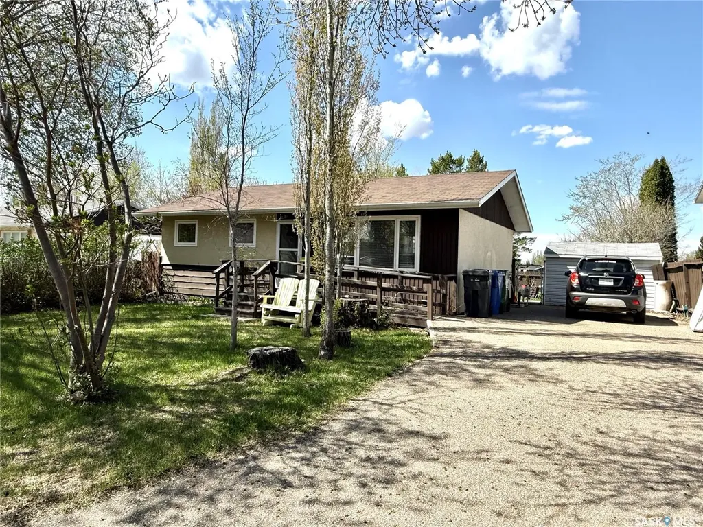11319 Clark Drive North Battleford SK S9A 3P5