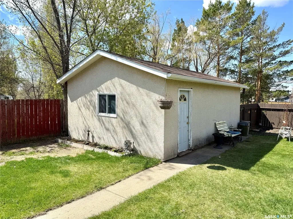11319 Clark Drive North Battleford SK S9A 3P5