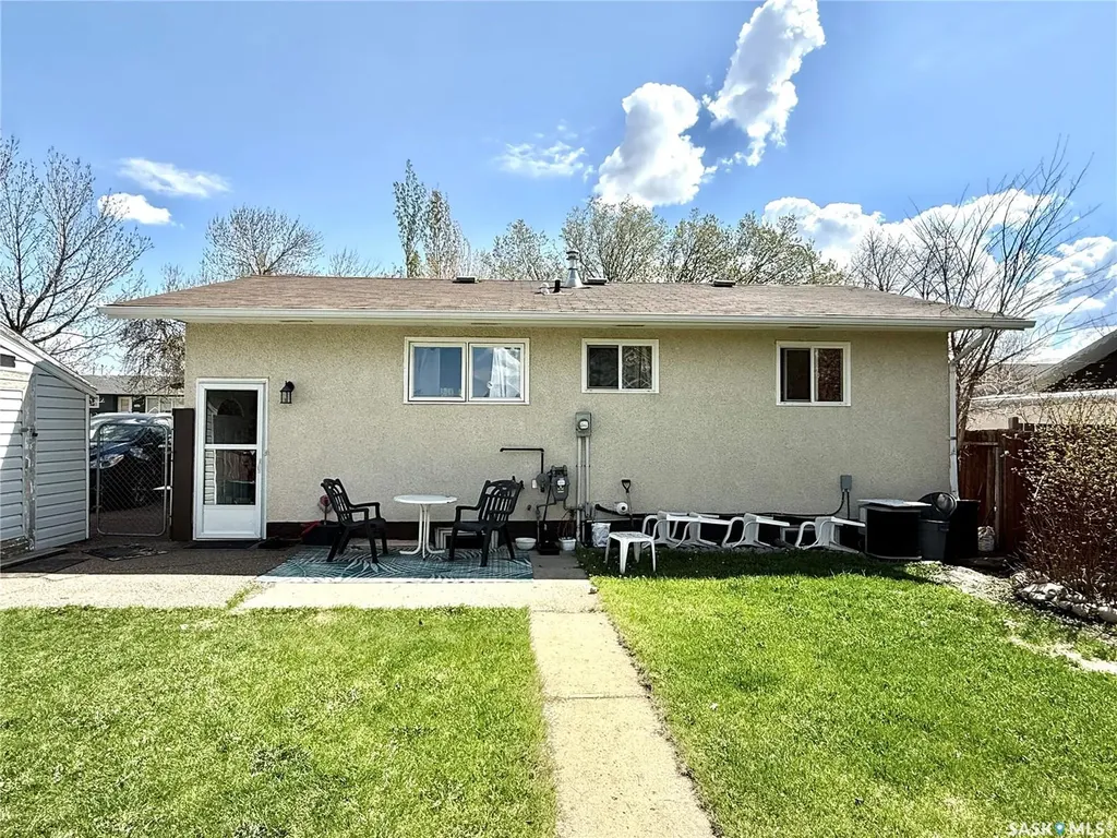 11319 Clark Drive North Battleford SK S9A 3P5