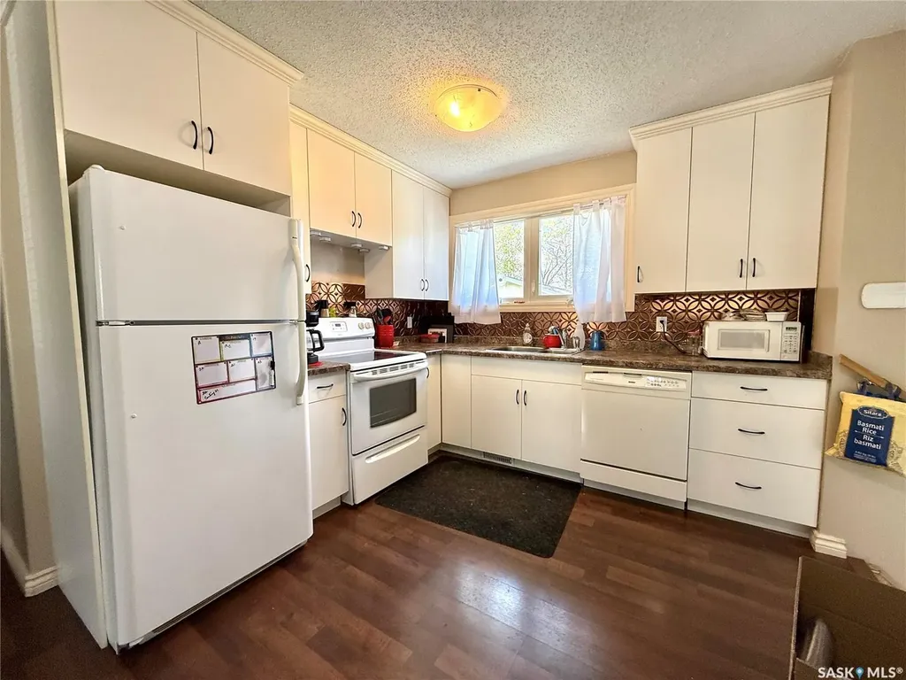11319 Clark Drive North Battleford SK S9A 3P5
