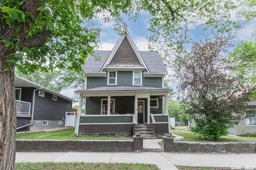 1059 Willow Avenue Moose Jaw SK S6H 1G5
